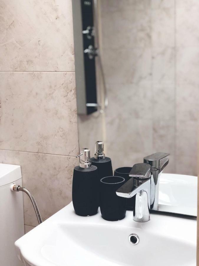Studio Central Тиргу-Жіу Екстер'єр фото