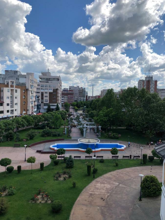 Studio Central Тиргу-Жіу Екстер'єр фото